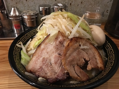 「ラーメン（小）野菜マシ＋煮玉子（JAF優待サービス）」@中華蕎麦うゑずの写真