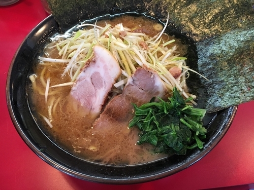 「ネギラーメン 海苔」@家系ラーメン 王道の写真