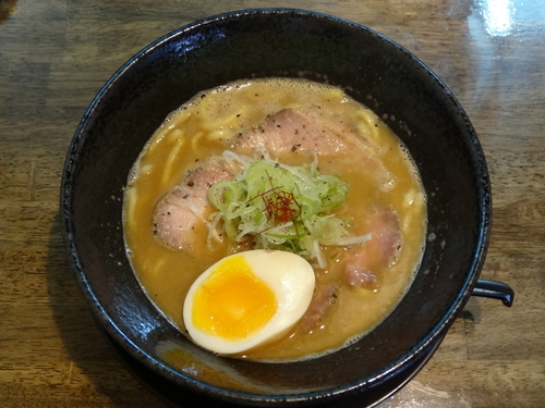 「鶏白湯？ラーメン」@フカクサ製麺食堂の写真