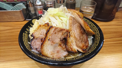 「豚ラーメン（大）にんにく少し・麺硬め」@中華蕎麦うゑずの写真