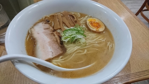 「塩ラーメン 中盛り」@よなやの写真