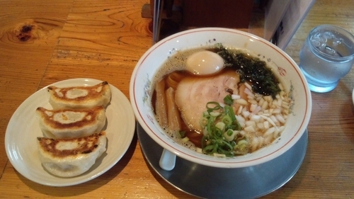 「味玉煮干中華そば、餃子３個」@中華そば 一楽の写真