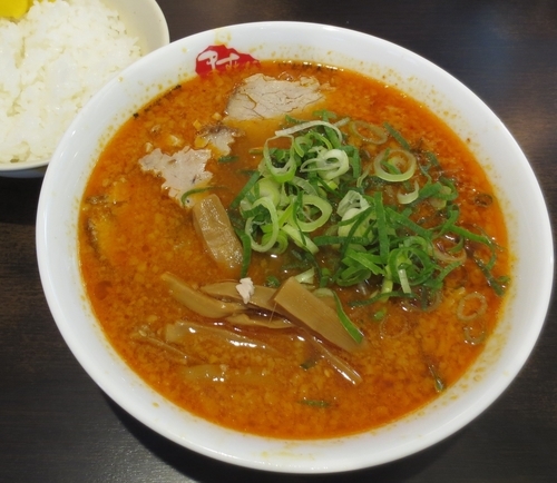 「辛旨ラーメンみそ風味＋サービスライス　400円※記念価格」@京都銀閣寺 ますたにラーメン 日本橋本店の写真