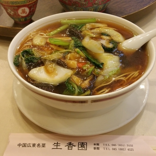 「しいたけ入りつゆそば」@生香園 本館の写真