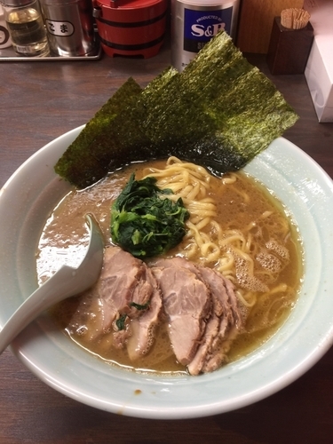 「チャーシュー麺中盛、硬め濃いめ」@麺屋 ヤスシボーイの写真
