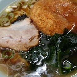 メンチラーメン550円