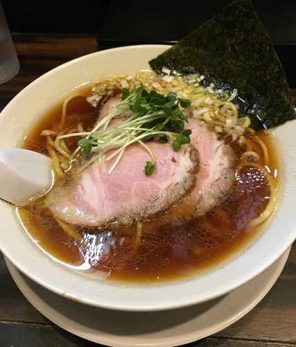 「醤油（太麺￥700）」@稲荷屋の写真