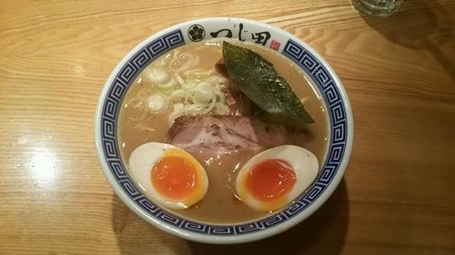 「濃厚味玉らーめん880円」@つじ田 日本橋八重洲店の写真