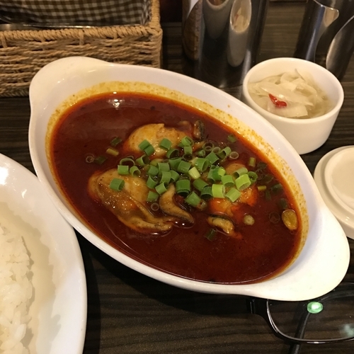 「広島産牡蠣がぷりっぷりの薬膳ボンベイカレー」@カレーハウス横浜ボンベイ 高田馬場店の写真