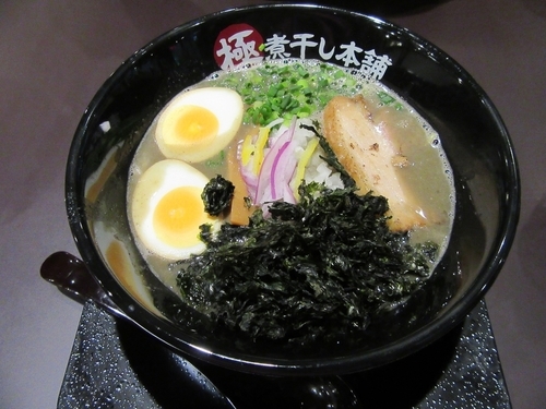 「特製極濃煮干しラーメン（８３０円）＋黒バラ海苔＋チャー丼」@極煮干し本舗 荒川沖店の写真