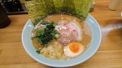 「らーめん・・690円」@横浜家系らーめん 珀竜家の写真