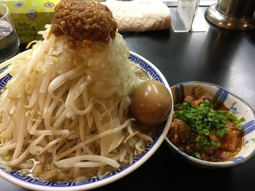 「ラーメン 辛モツ 煮卵」@山勝角ふじ 南流山店の写真