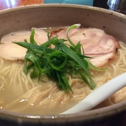 鶏チャーシュー麺（850円）