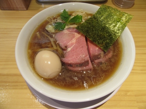 「特製こもんそば醤油（９５０円）」@麺ゃこもんの写真