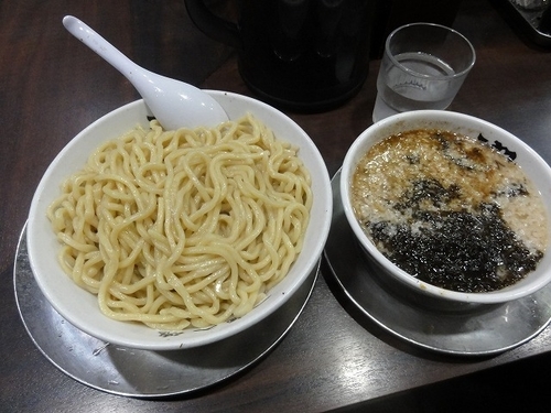 「つけ麺大盛990円　大油　あつもり　両ネギ多め」@らーめん潤 蒲田店の写真