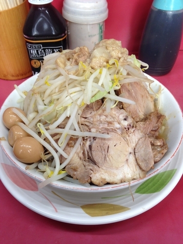 「豚増しラーメン  うずら」@ラーメン二郎 大宮店の写真