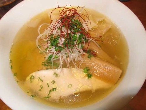 「塩ラーメン　800円＋ワンタントッピング　200円」@ラーメン屋 トイ・ボックスの写真