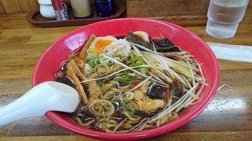 「黒・ネギ玉ラーメン（並）」@中華そば かっちゃんの写真