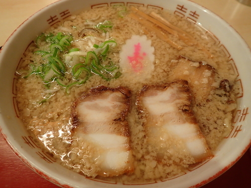 「つぶつぶしょうゆ中華そば」@めでたいやの写真