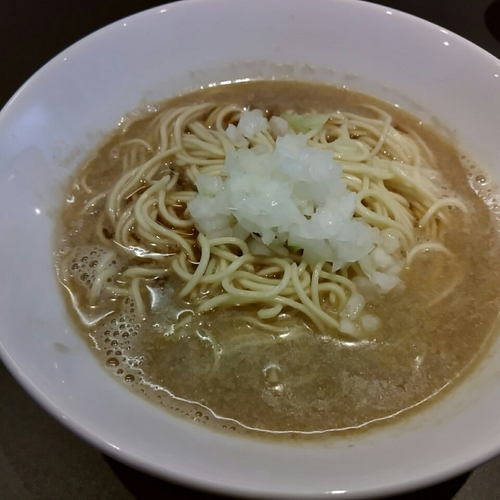 「かけ（醤油）650円」@煮干乱舞の写真