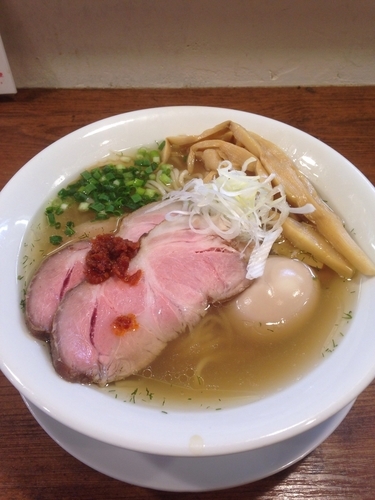 「チャーシュー味玉塩ラーメン  メンマ(ラーパス)」@Trigo(トリーゴ)の写真