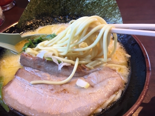 「塩ラーメン」@麺屋TAKUMI 加須店の写真