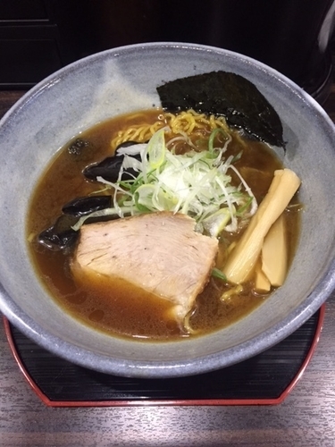 「焦がし香味油　醬油　780円　（中加水麺）」@北海道らーめん 鷹の爪 新宿店の写真