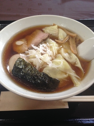 「ワンタンメン(昔ながらスープ、細麺)、味玉(ラーパス)」@寺カフェ 中華そば水加美の写真