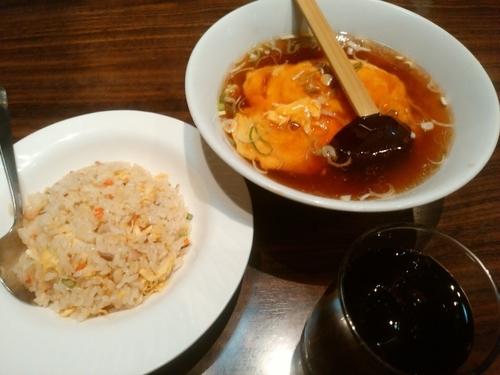 「本日のランチ①(天津ラーメン＋五目チャーハン)780円」@上海華龍 ヤマダ電機LABI1高崎店の写真