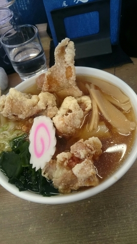 「から揚げらあめん(ひもかわ麺)  ９００円」@手打ちらぁめん 足利麺 太田・尾島店の写真