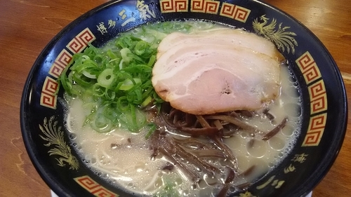 「やる氣ラーメン」@博多三氣 瑞穂店の写真