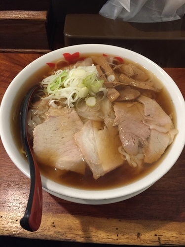 「ワンタンメン 大盛  900円」@ワンタンメンの満月 仙台定禅寺店の写真