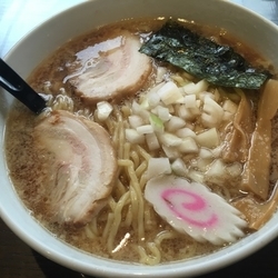 背脂ラーメン大盛り