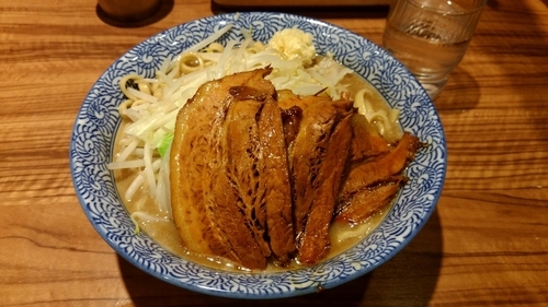「ラーメン800円＋豚2枚200円」@ラーメン燈郎の写真
