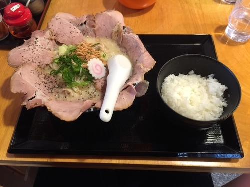 「野菜豚骨タンメン 720円+はみ出しチャーシュー280円 ランチ」@豚骨中華そば おかわりやの写真