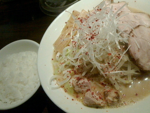 「みそ、四枚チャーシュー、サービスライス」@天虎の写真