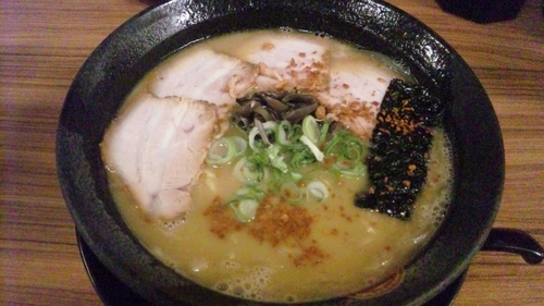 「とんこつカレーラーメン・チャーシュー載せ」@博多とんこつラーメン まるせん 藤江店の写真