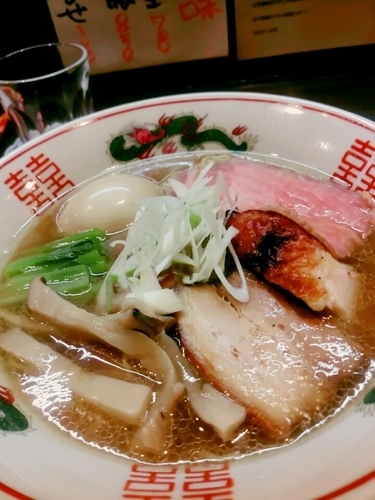 「中華そば700円＋焼きモッツアレラ＋色々」@幻のタンポポの写真