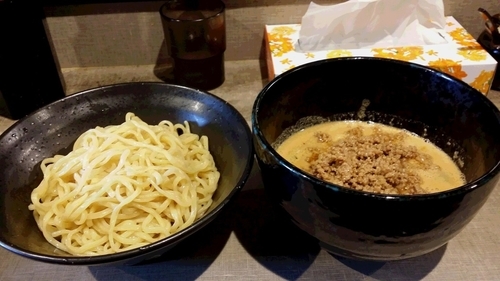 「護摩龍つけ麺大盛 （１辛）同値段」@地獄の担担麺 護摩龍 五反田店の写真