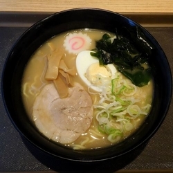 煮干しラーメン(450円)