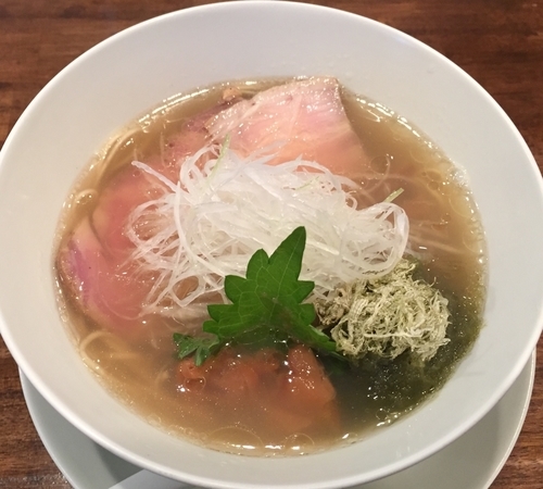 「梅塩拉麺900円」@創作麺工房 鳴龍の写真