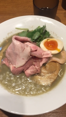 「濃厚イカ煮干しそば+特製トッピング」@寿製麺よしかわ 川越店の写真