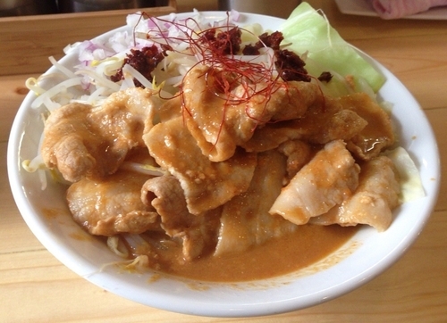 「山盛り野菜の辛味噌ラーメン(限定)800円」@味噌ぶり noodle みやみやの写真