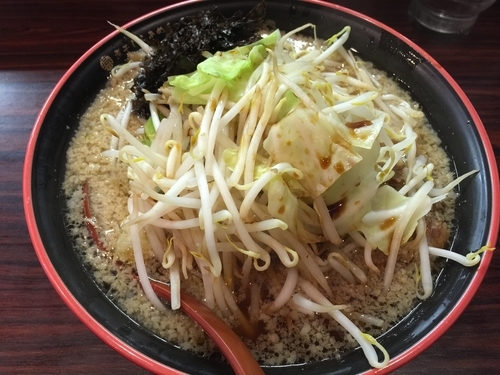 「燕黒やさいらあめん（大盛）」@煮干しらあめん 燕黒の写真