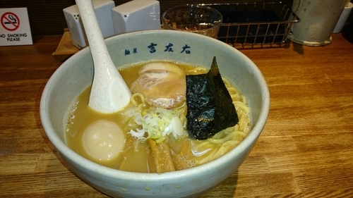 「味玉らーめん」@麺屋吉左右の写真