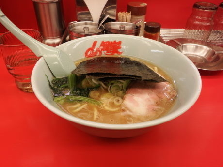 「醤油ラーメン」@ラーメン山岡家 新すすきの店の写真
