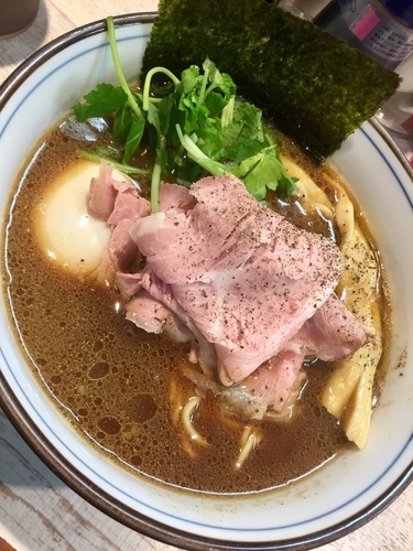 「【気まぐれ限定】四つ葉ブラック (生姜ver.) ￥850」@中華そば 四つ葉の写真