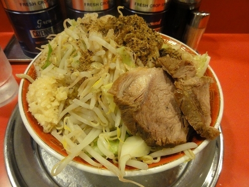 「ラーメン700円　野菜　ニンニク　脂　節」@ラーメンタロー 大森の陣の写真