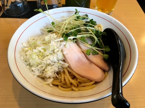 「ハートランドビール＋鶏チャーシュー油そば」@そらまめらぁめん 武蔵境店の写真