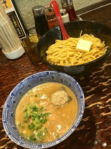 「濃厚味噌つけ麺 300g ¥830 + 無料トッピングバター」@北のらーめん 美空の写真